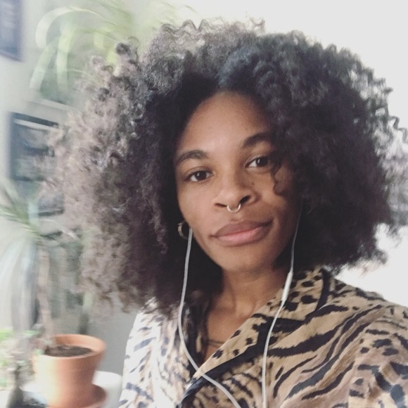 Meet your Posher, Hollis - Picture 1 of 1